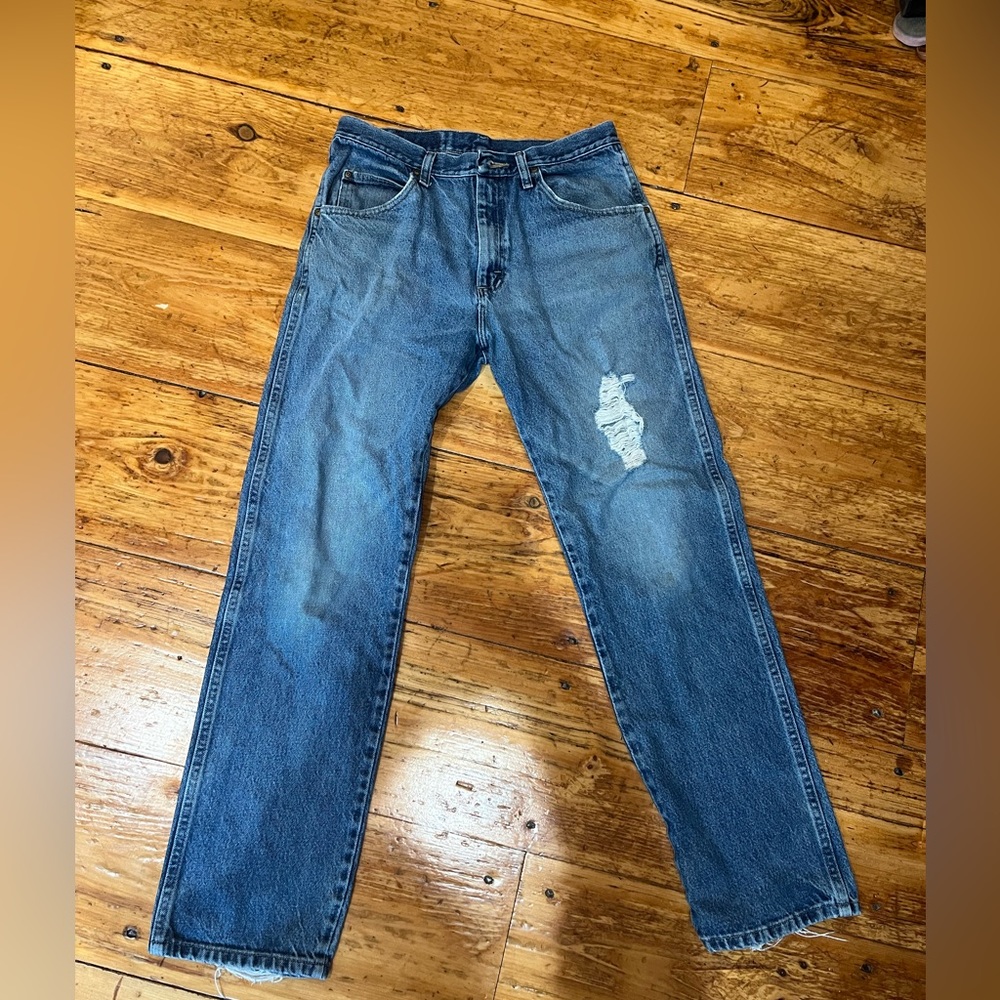 Wrangler Vintage Straight Leg Jeans with light distressing 33x32